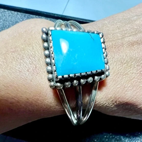Vintage Sterling Silver turquoise Navajo cuff Bracelet by Carol Felley. - Picture 10 of 15